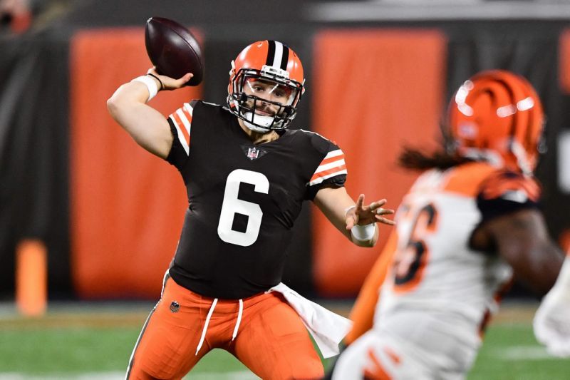 Baker Mayfield throws vs Bengals