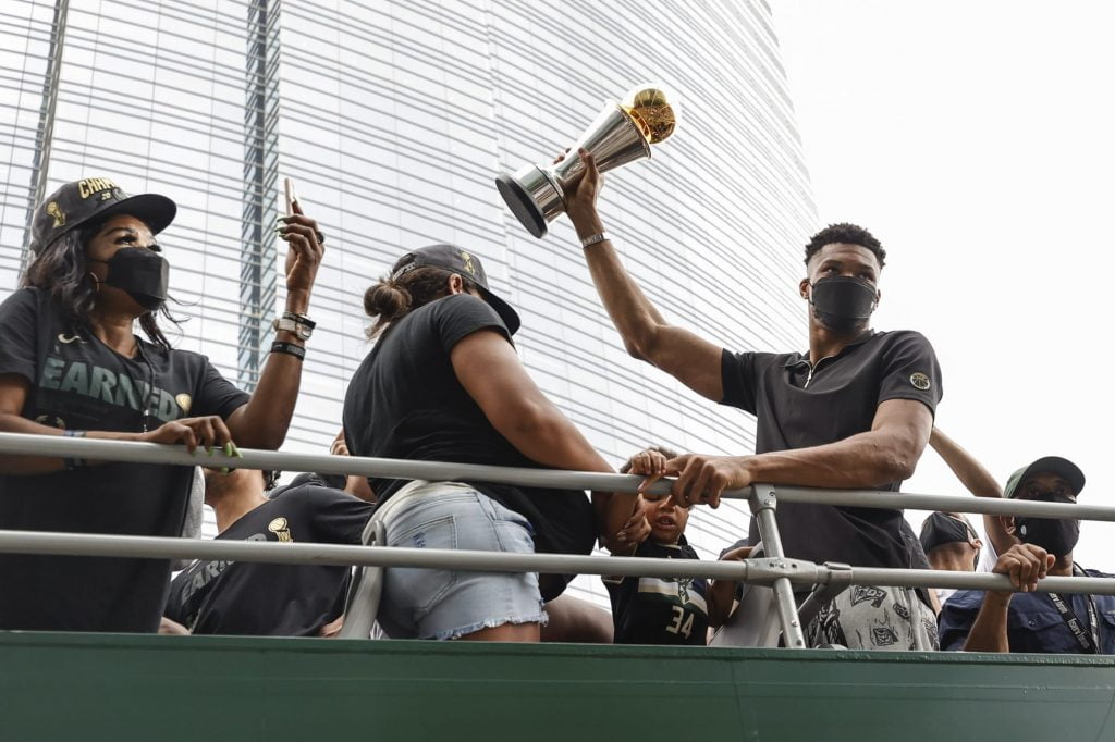 Giannis title parade